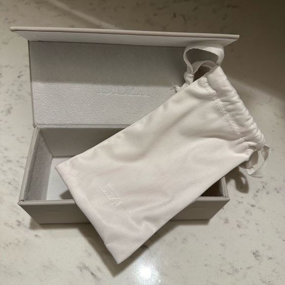 DEZI Read The Room Sunglasses - Picture 9 of 16